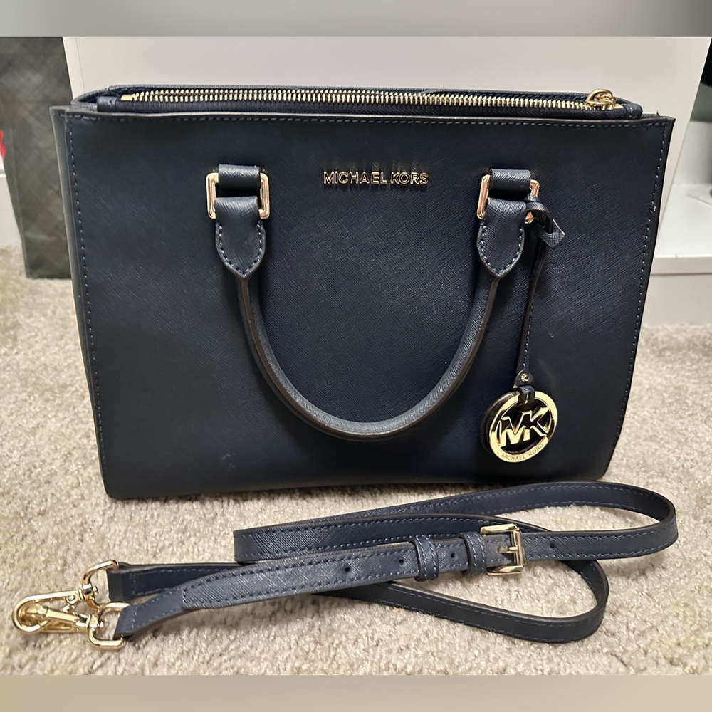 EUC Michael Kors navy Tote